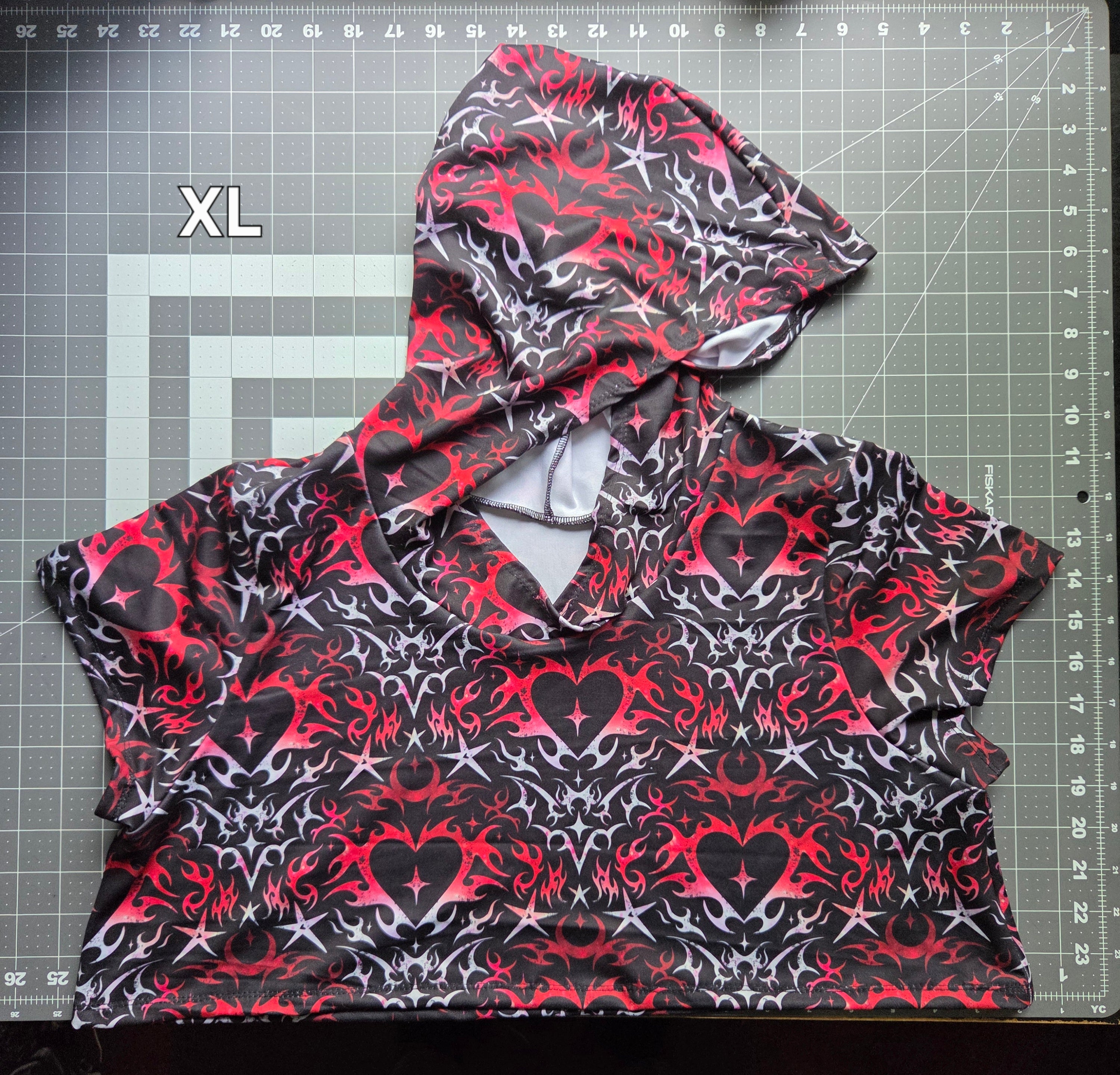 XL grunge extra crop top with hood