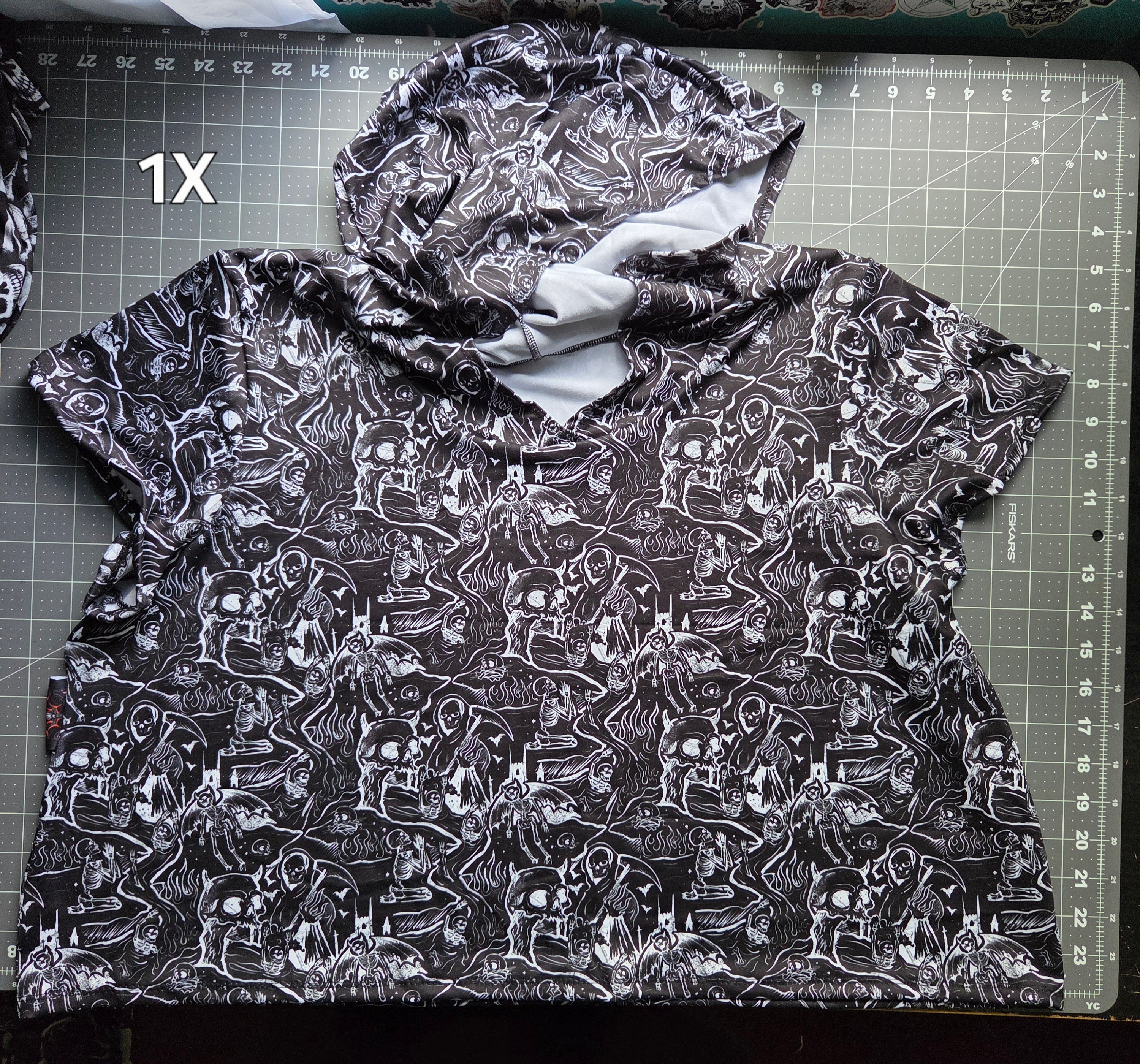 1X grunge crop top with hood