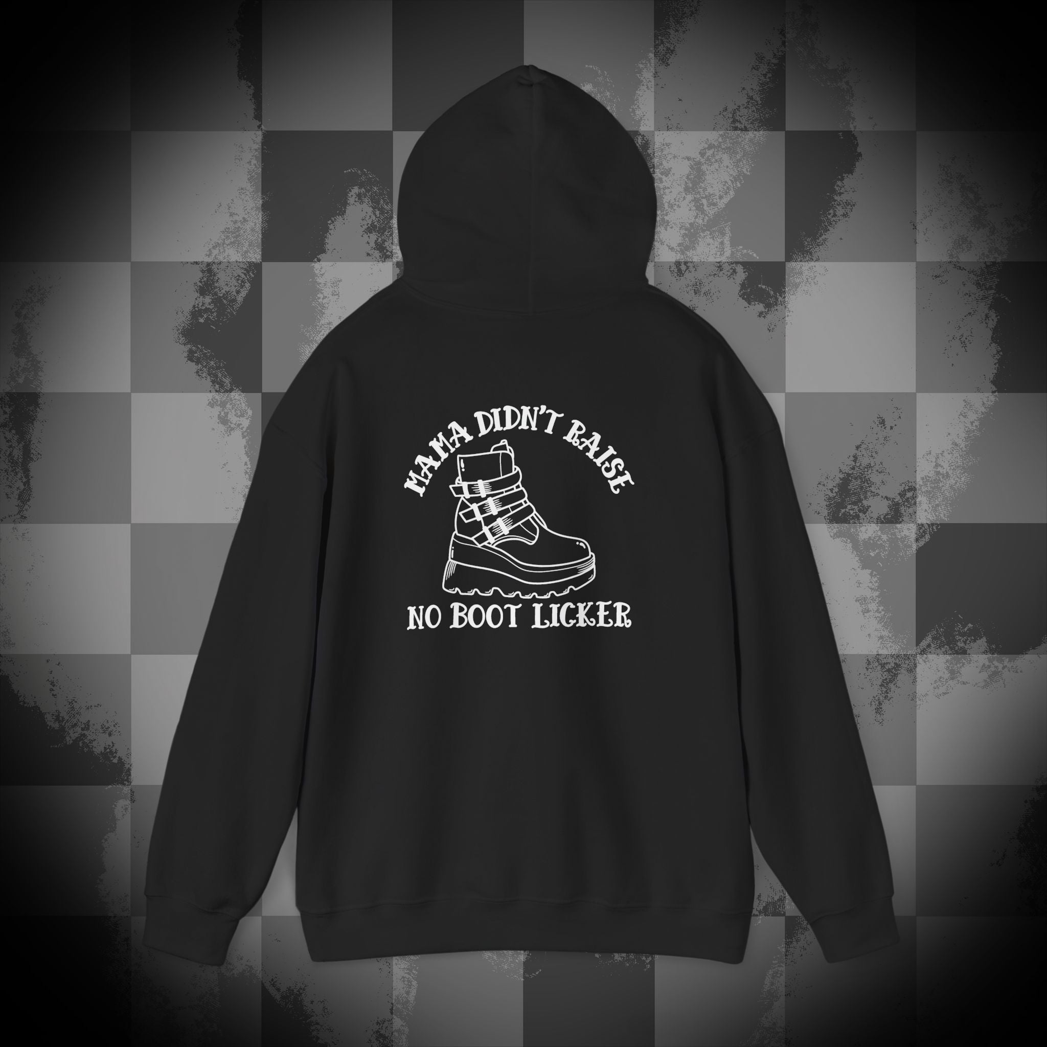 Mama didnt raise no boot licker Unisex Heavy Blend™ Hooded Sweatshirt